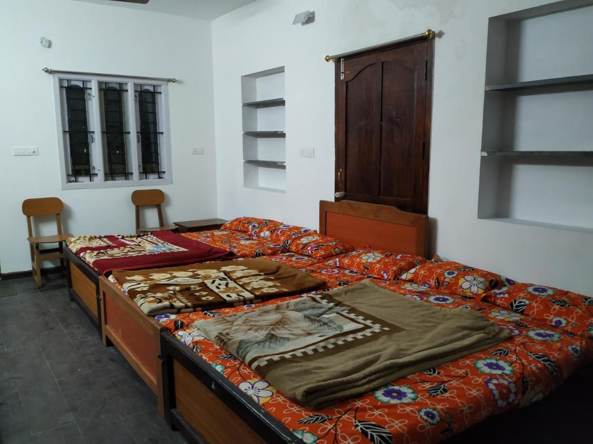 White House Anandagiri Hostel Kodaikanal Buitenkant foto
